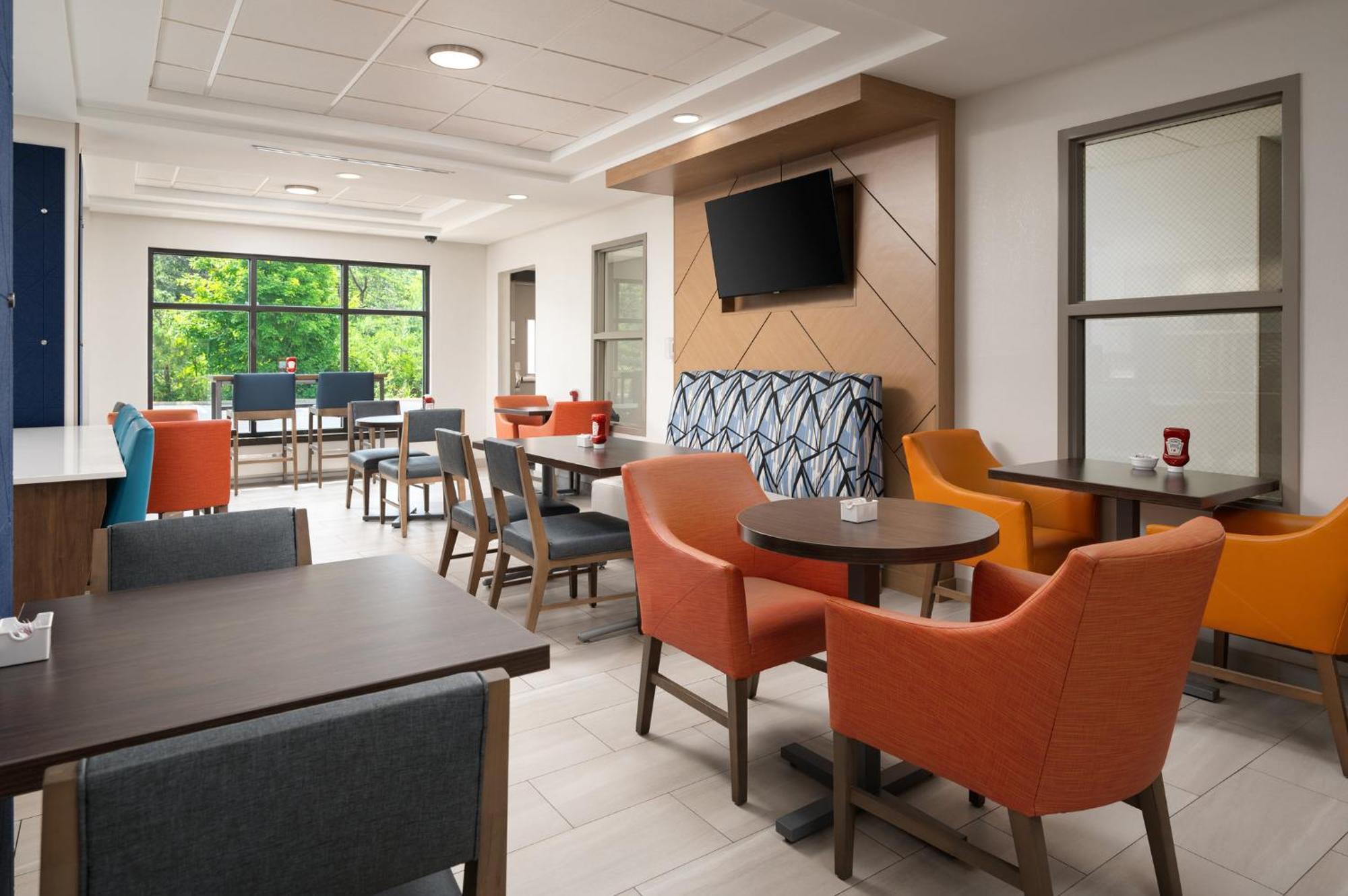 Holiday Inn Express Hotel & Suites Newport South By Ihg Ngoại thất bức ảnh