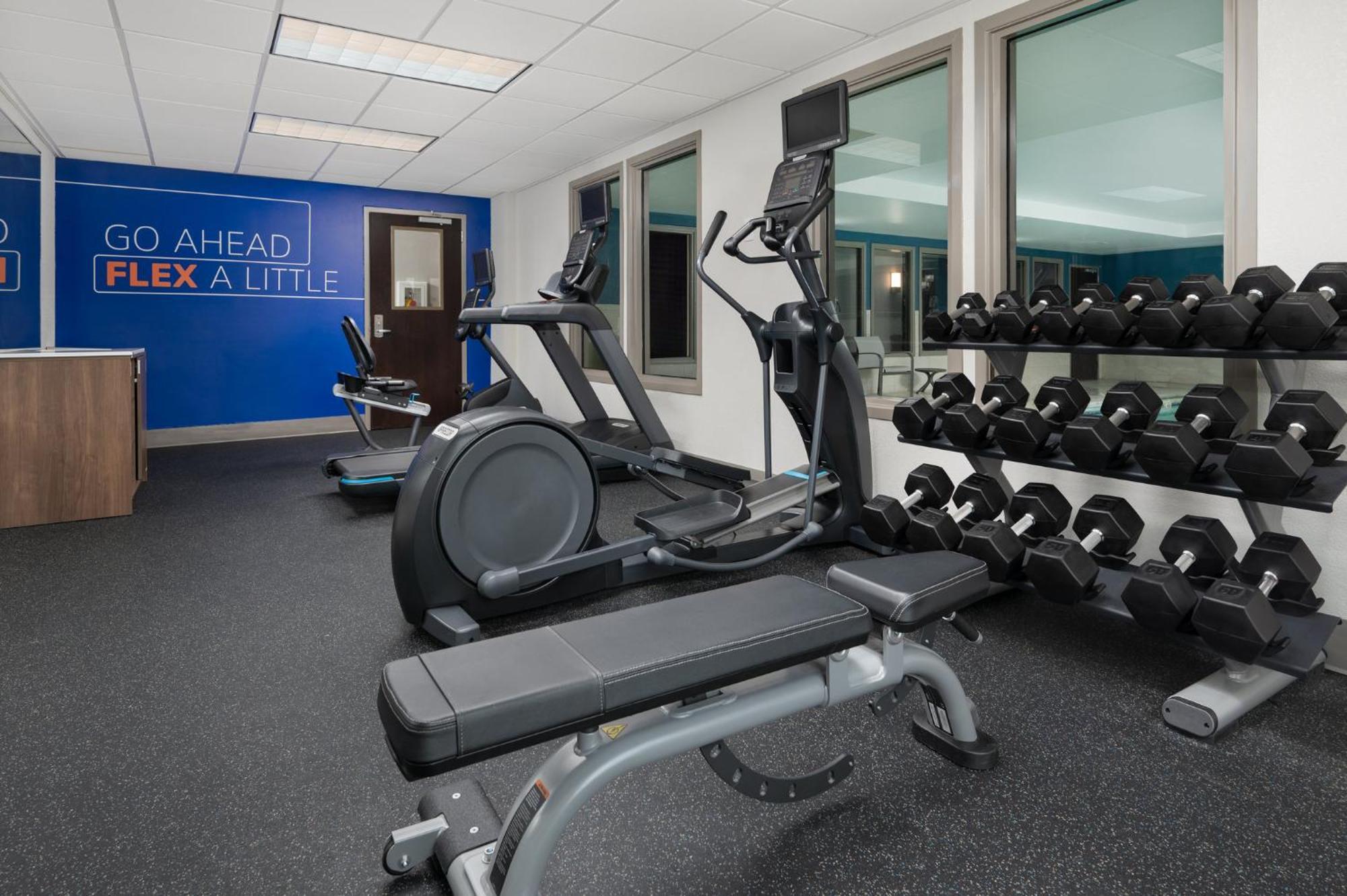 Holiday Inn Express Hotel & Suites Newport South By Ihg Ngoại thất bức ảnh
