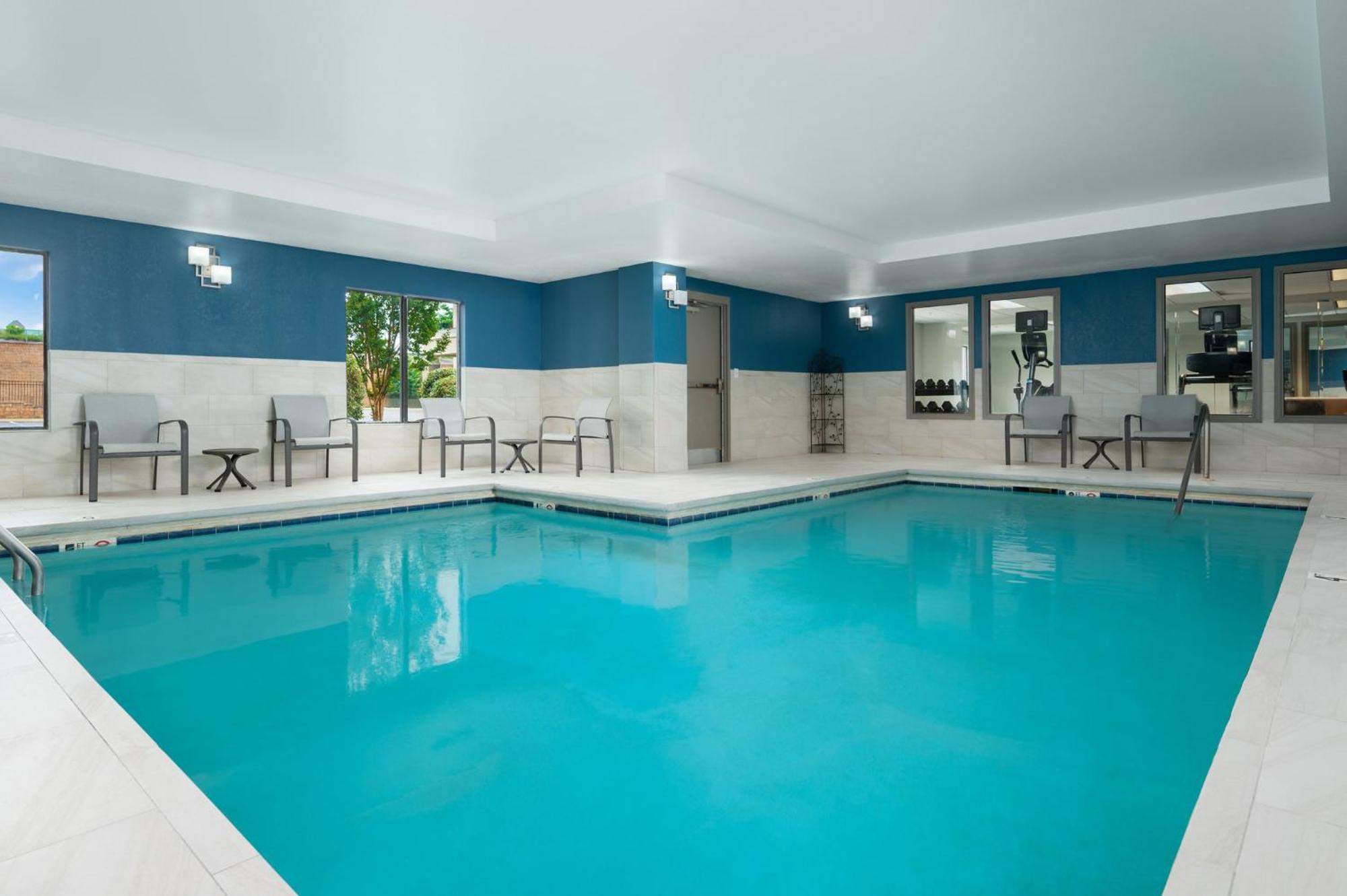 Holiday Inn Express Hotel & Suites Newport South By Ihg Ngoại thất bức ảnh