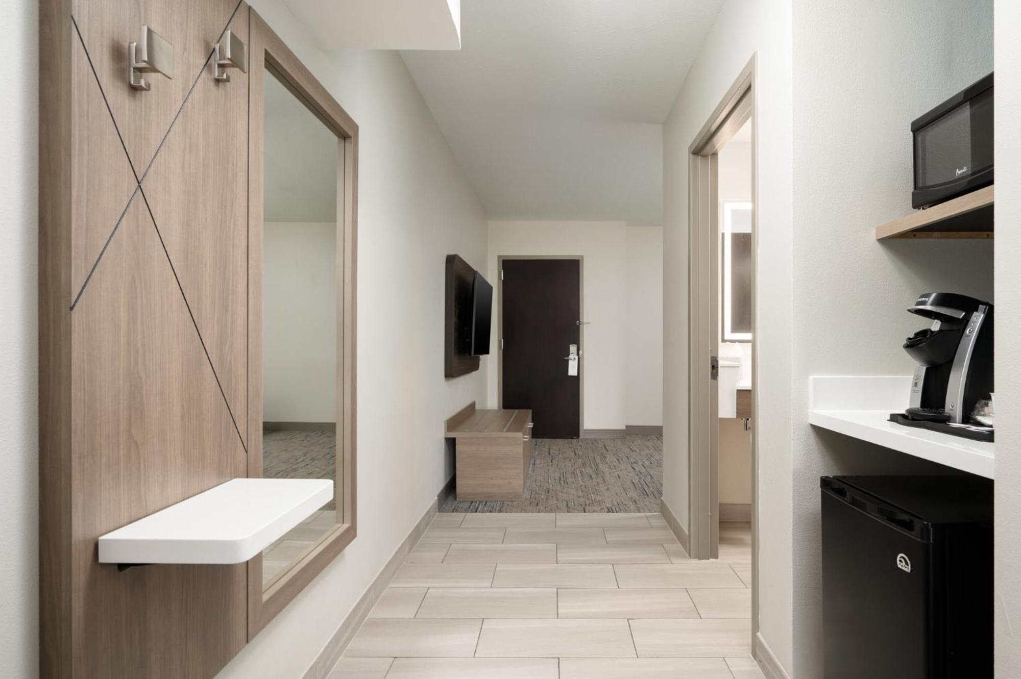 Holiday Inn Express Hotel & Suites Newport South By Ihg Ngoại thất bức ảnh