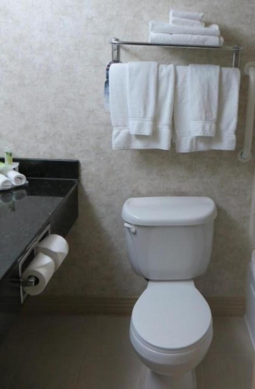 Holiday Inn Express Hotel & Suites Newport South By Ihg Ngoại thất bức ảnh